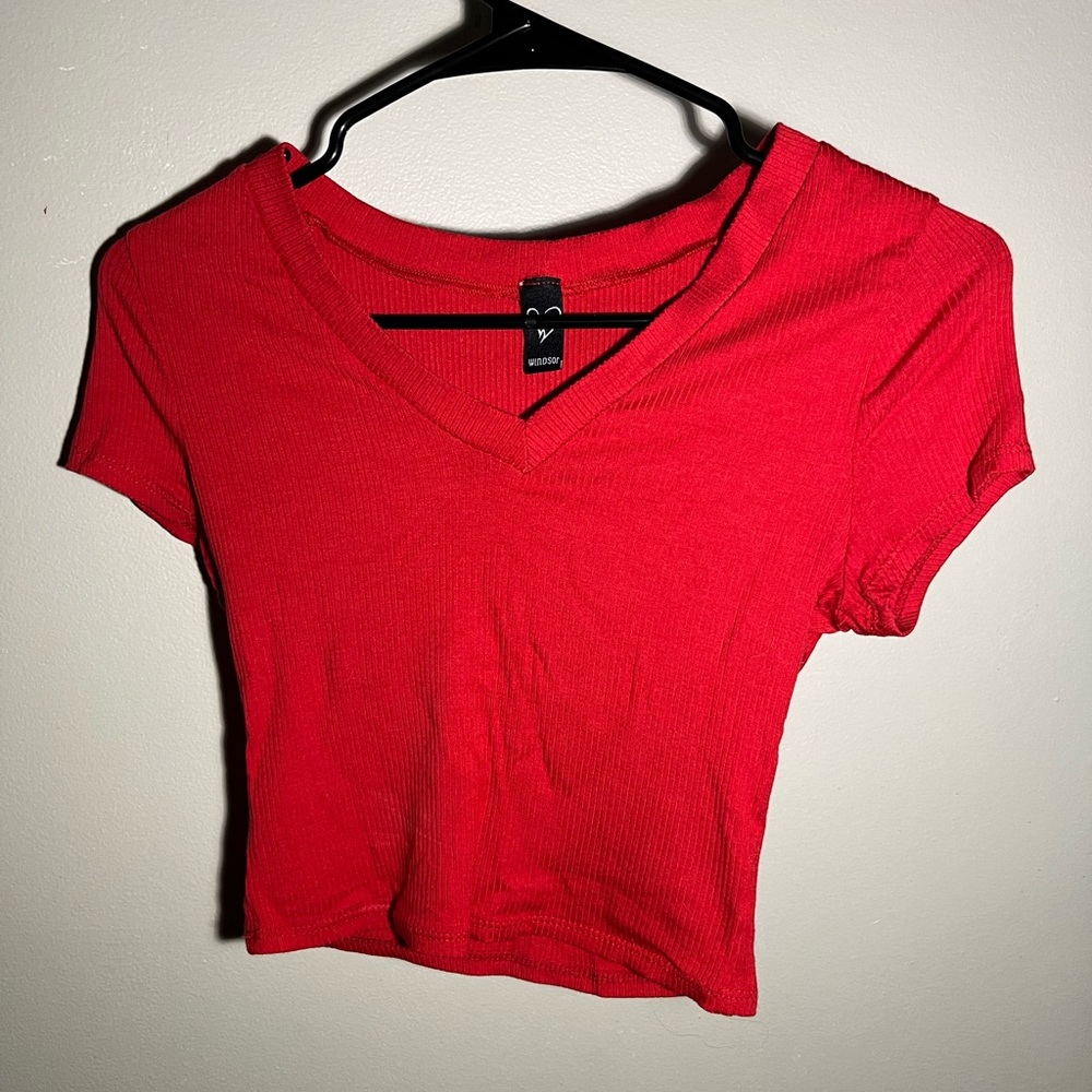 Windsor V-neck crop tee